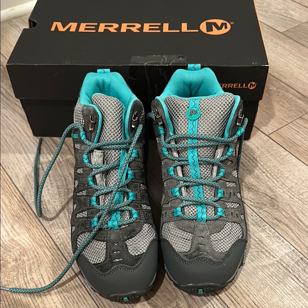Merrell Gray and Blue Athletic Shoes with Robust Lacing